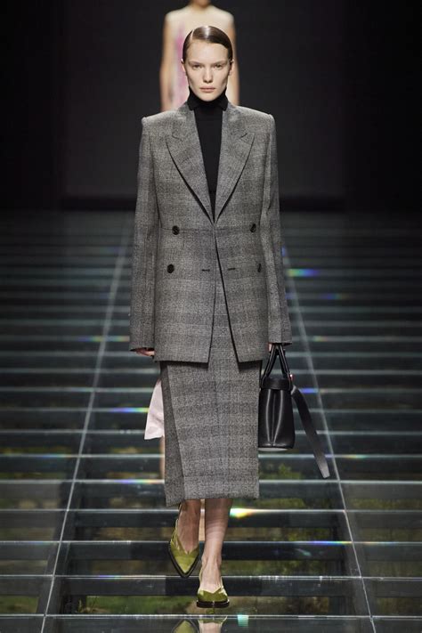 Tailleur con gonna: longuette e doppiopetto Prada Inverno 2024